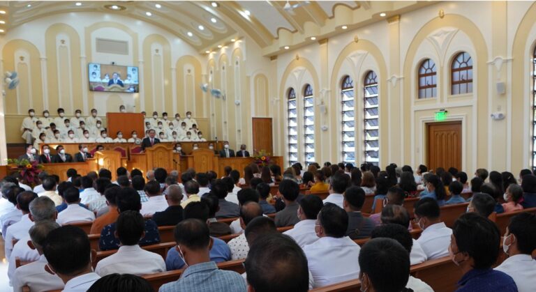 Two districts in Quezon province dedicate houses of worship on the same day