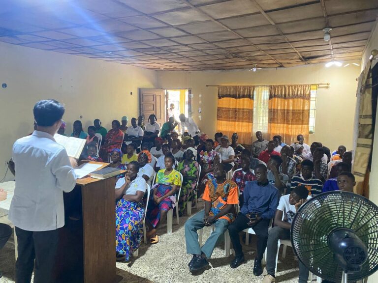 Liberian brethren share God’s message of salvation to their fellowmen