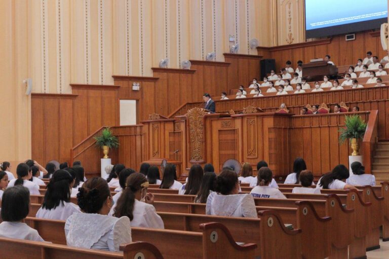 Three Metro Manila districts jointly hold baptism
