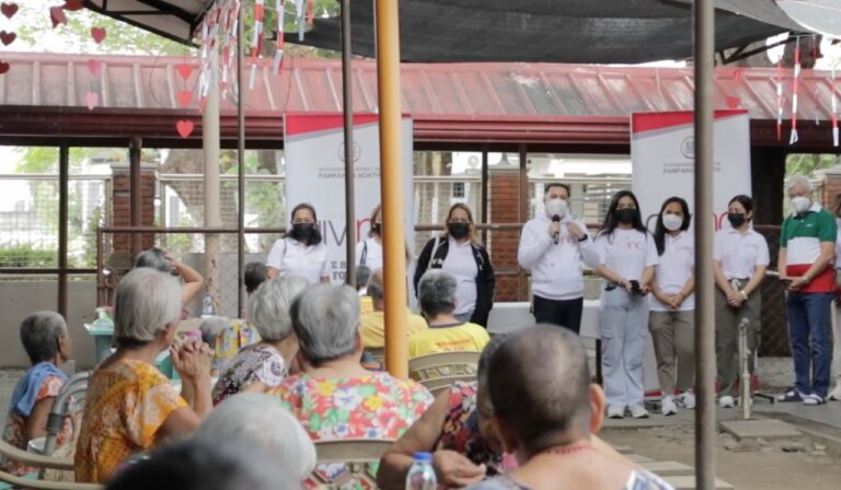 Pampanga North’s INC Giving brings cheer to home for the aged