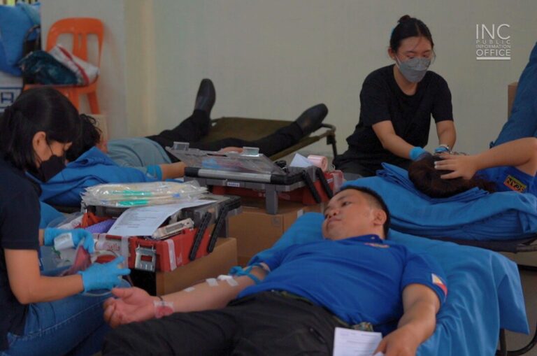 Manila residents join blood drive to help save lives