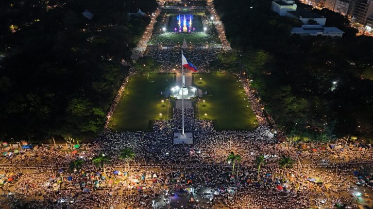 Photos of the INC Rally at the Quirino Grandstand, Manila
