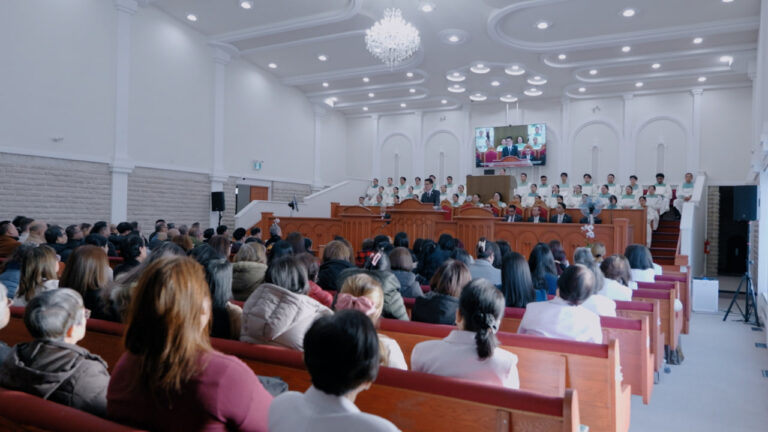 Manitoba District praises God for its 10th anniversary