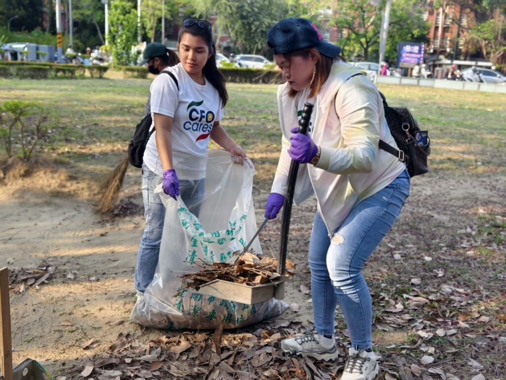 Clean-up drive by Annan, Yongkang congregations benefits Tainan City Park