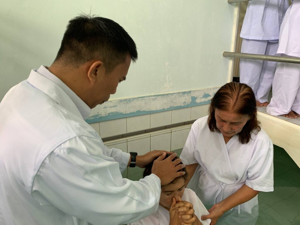 Baptism in Calamian adds more converts to the Church