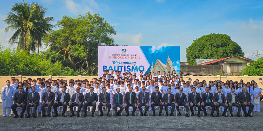 Districts the world over baptize new members for INC’s 112th year